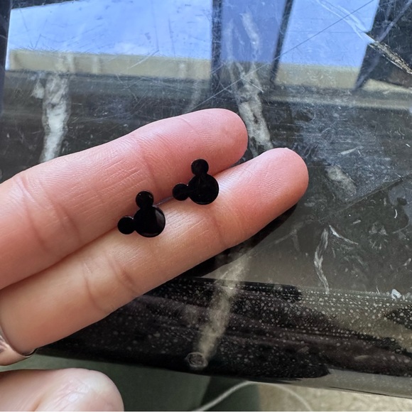 MICKEY BLACK Minimalist Stainless Steel Stud Earrings With Gift Bag - Picture 6 of 8